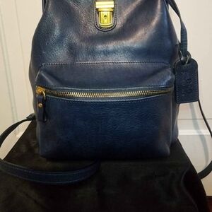 Old Trend Genuine Leather Doctor Backpack (Navy)
